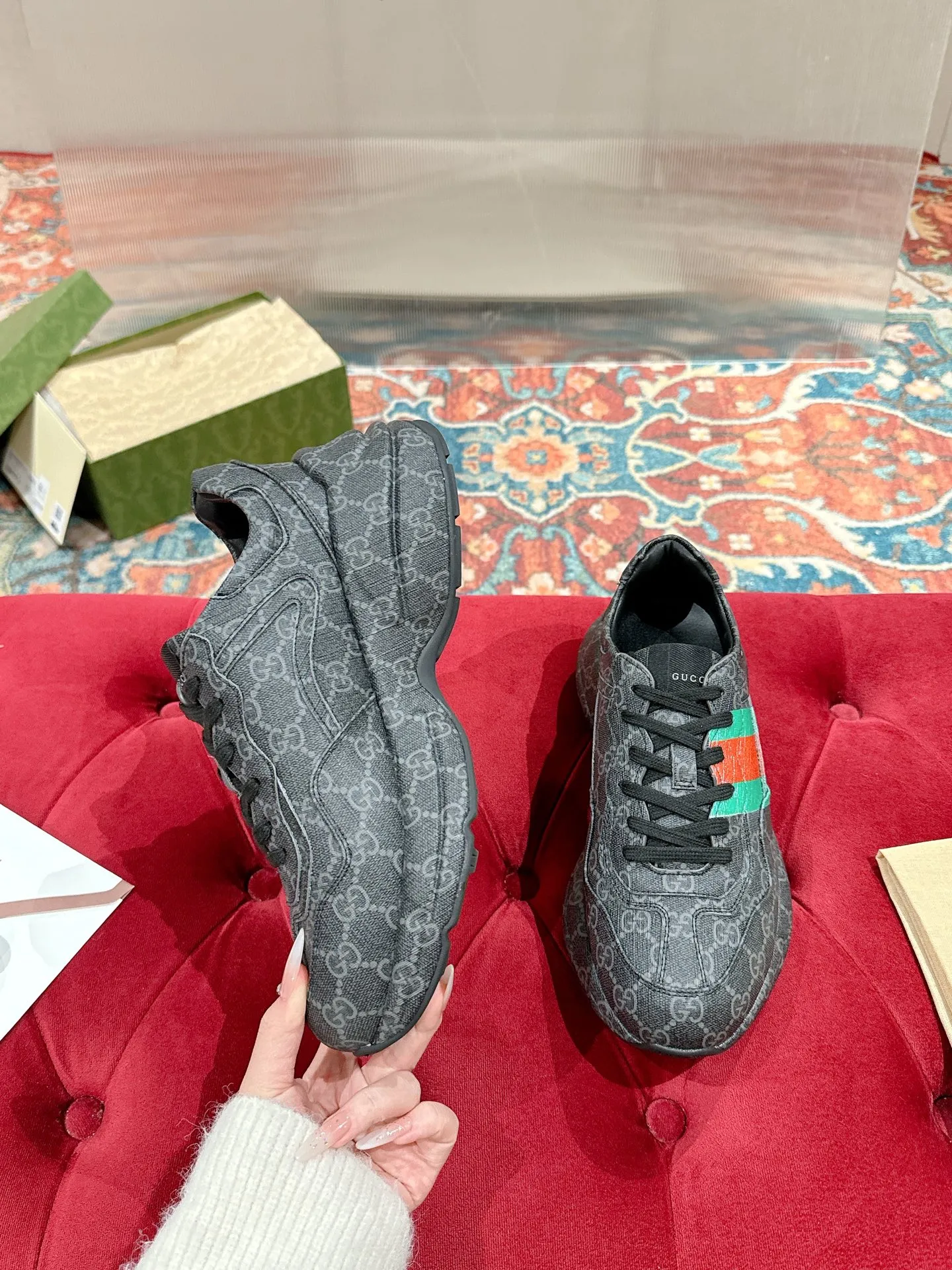 👟👟Ex-factory price 700👟👟 Men's size +10 🇮🇹Italy🇮🇹Gucci GUCCI🇮🇹Dad shoes (purchase level) (original replica) 👑 The original version purchased by Taikoo Hui has been continuously improved and upgraded in details, from the packaging of the shoes - anti-counterfeiting markings - shoe box accessories - fabric optimization - outsole technology - stitching and routing - oil edge technology. We do our best ◼️ Outsole: original plate molding ◼️ Upper: original grade A imported cowhide 🐮 ◼️ lining: original grade A mixed sheepskin 🐑 ◼️ Feet: original grade A mixed sheepskin 🐑 ◼️ Medium and low belt LOGO + original injection molding foot technology + original lasting technology ◼️ Original full set of customized packaging (anti-counterfeiting chip + a cloth bag + GUCCI card envelope + electronic invoice with credit card slip + shoelaces) ◼️ All details of the higher version are consistent with the original version (note the comparison) ◼️ Code number: 35-40 for women and 39-44 for men